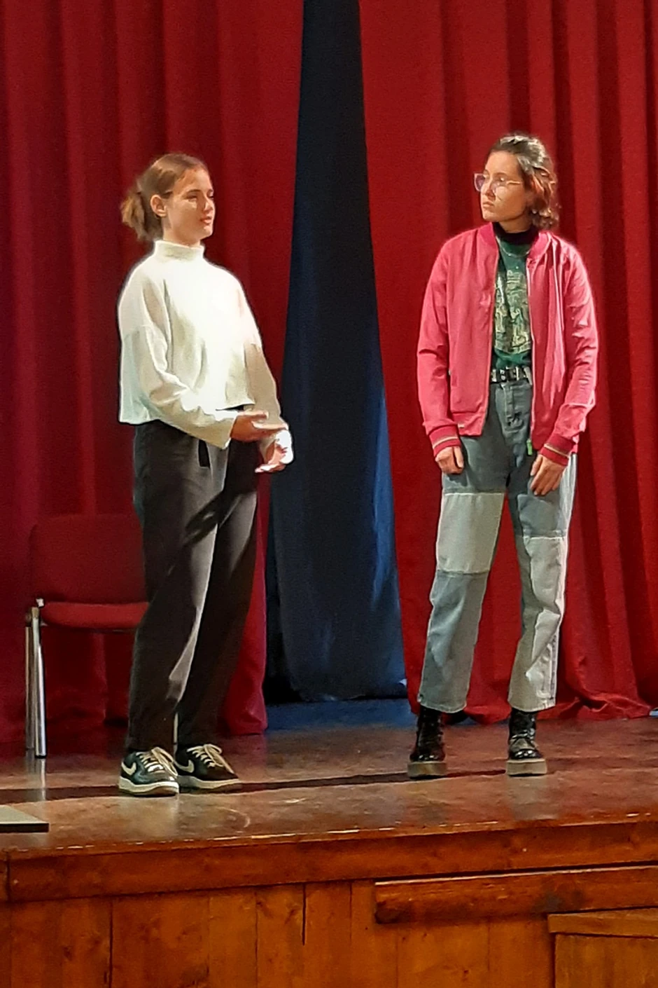 "Introvertna sam ličnost, povučena sam i za mene je dolazak u Srbiju bio jako veliki izazov", kaže Francuskinja Aksel (desno)