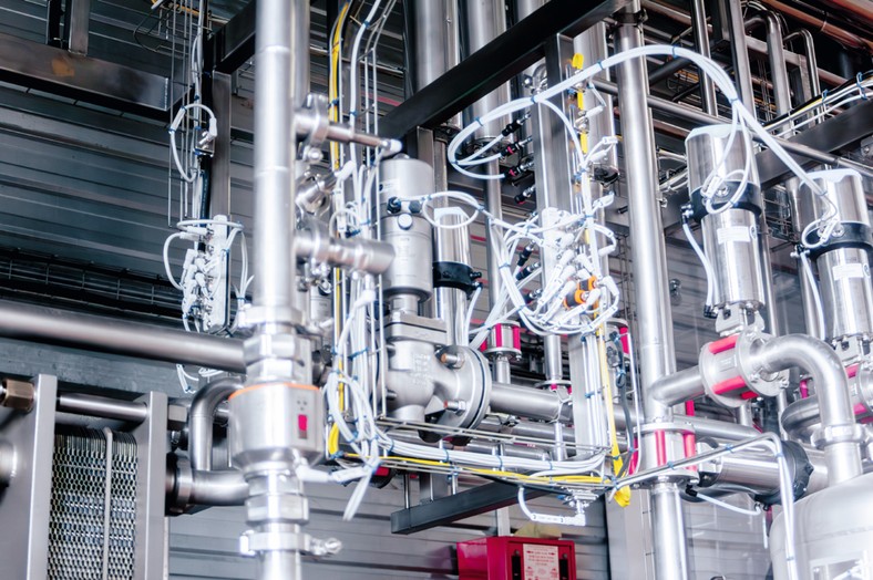 „Płynna waluta”. Jak precyzyjna metrologia przepływu redukuje straty surowcowe w przemyśle spożywczym