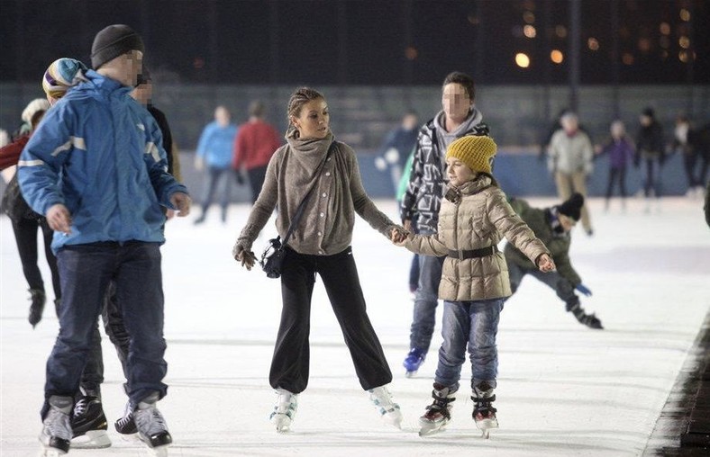 Zobacz, jak znana pogodynka szaleje z córką na łyżwach! - Dziennik.pl