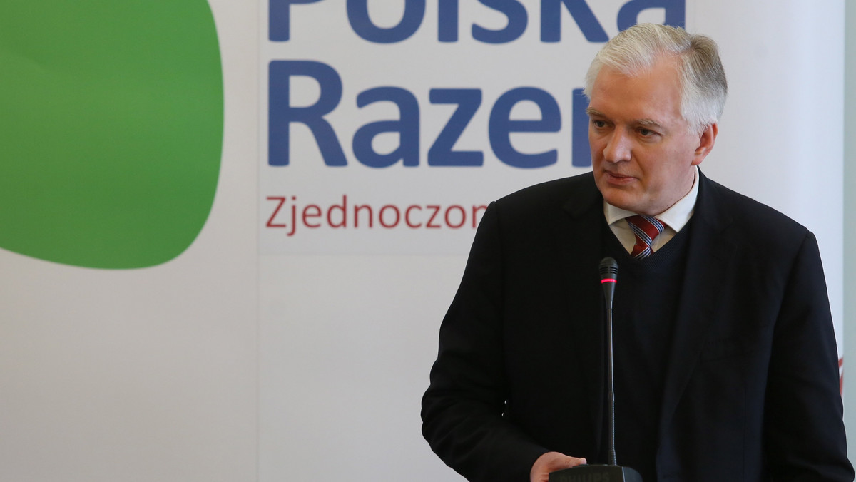 Zwiększenie środków na służbę zdrowia, uproszczenie jej systemu finansowania oraz powołanie międzyresortowego zespołu, który miałby na celu zatrzymanie lekarzy i pielęgniarek w Polsce - postulują politycy Polski Razem oraz eksperci. Według nich służba zdrowia wymaga reformy.