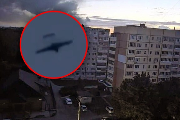 (VIDEO) JEDAN OD NAJMASOVNIJIH NAPADA Ukrajinski udar na ključnu fabriku za proizvodnju eksploziva, DRUGI PUT za dve nedelje: 660 dronova poletelo ka Rusiji