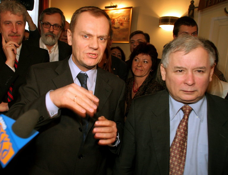 Jarosław Kaczyński i Donald Tusk w 2006 r.
