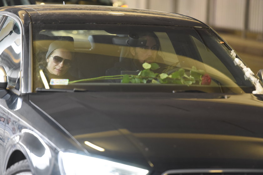 Magdalena Cielecka z partnerem w samochodzie