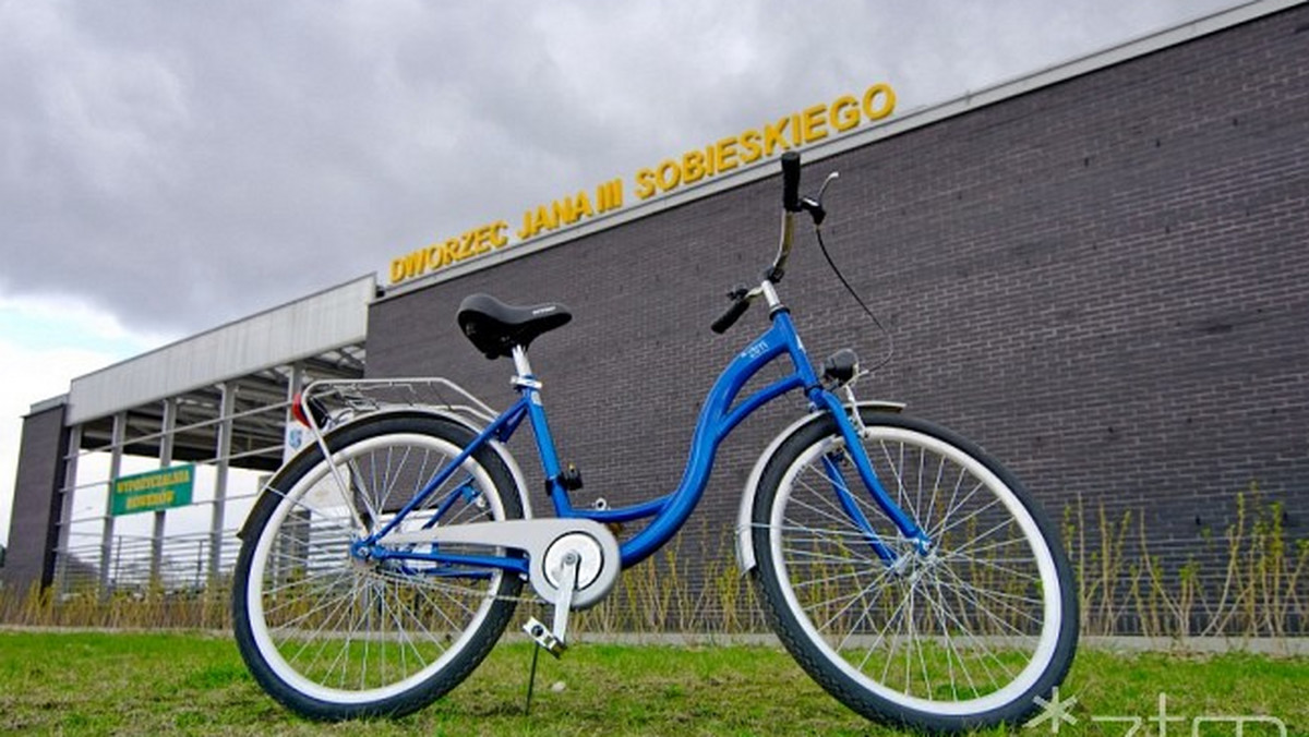 Zarząd Transportu Miejskiego na os. Jana III Sobieskiego uruchomił wypożyczalnię rowerów. Posiadacze biletów miesięcznych mogą korzystać z nich po uiszczeniu opłaty w wysokości 7 złotych na sezon.
