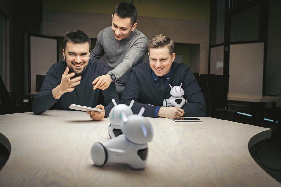 Od lewej: Michał Grześ, Krzysztof Dziemiańczuk i Marcin Joka. Budując swojego robota, twórcy Photona wsparli się opiniami ponad 3 tys. dzieci
