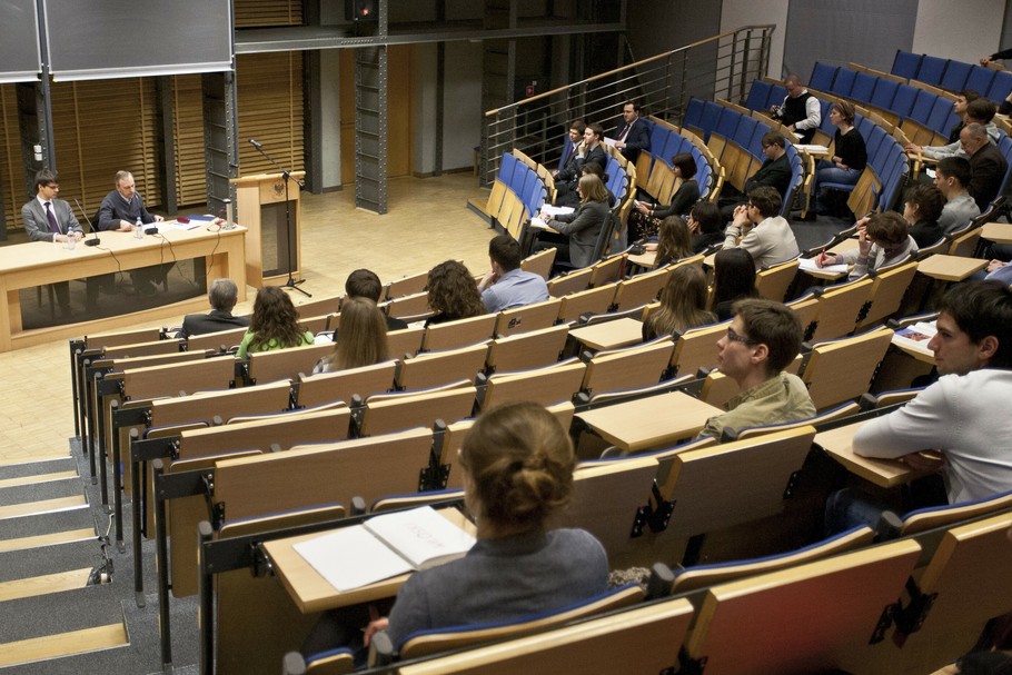 Przedstawiciele samorządów studenckich podkreślają, że ich uczelnie stawiają na praktyczne podejście do nauczania