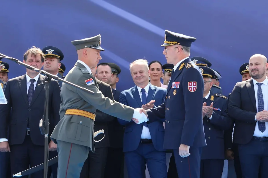 Država je dosta uložila i nastaviće da ulaže u savremeno naoružanje i opremu - rekao je ministar Gašić