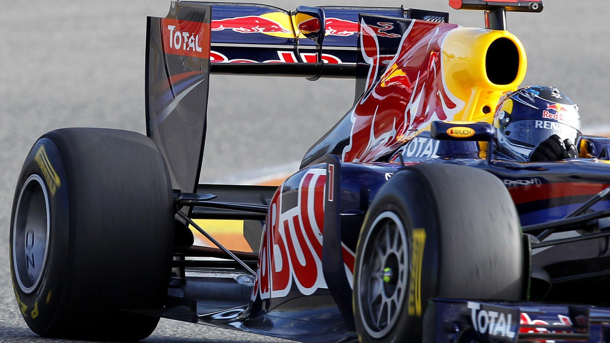 Aktualny mistrz świata Formuły 1 Sebastian Vettel (Red Bull) prowadzi podczas testów w Walencji. We wtorek rozpoczęły się trzydniowe testy na torze Circuit Ricardo Tormo.