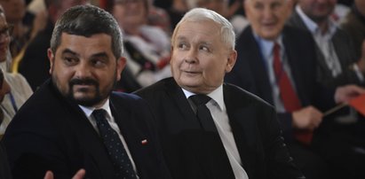 Kaczyński zaczął przemawiać i szybko zaliczył wpadkę. "Przepraszam..."