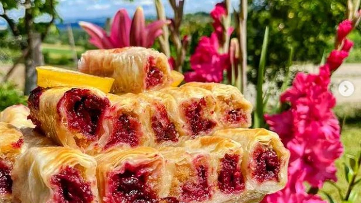 Posna pita sa plazmom i višnjama po receptu Dragice Marković lepša je i sočnija od baklave