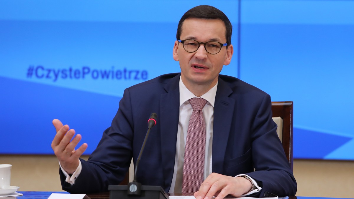 Rząd zamierza przeznaczyć na termomodernizację 25-30 mld zł w ciągu 10 lat - poinformował w czwartek premier Mateusz Morawiecki.