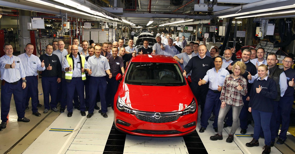 Lawina nowych zleceń i historyczny rekord polskiej fabryki Opla. Astra