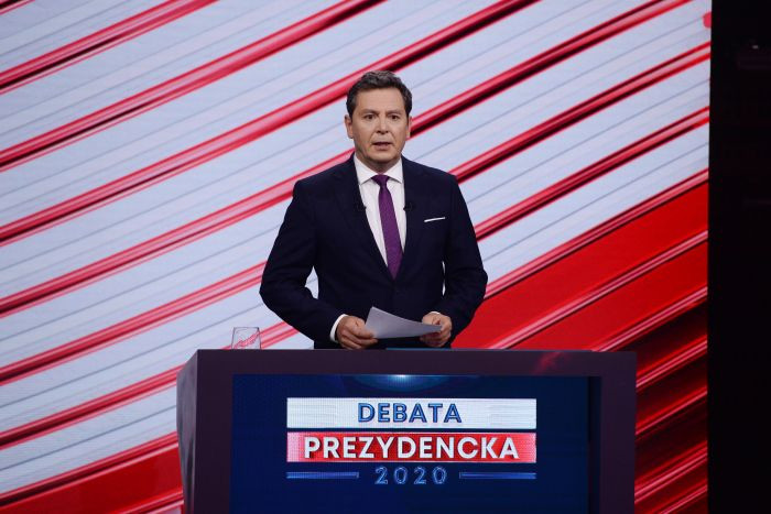 Michał Adamczyk podczas debaty prezydenckiej w TVP