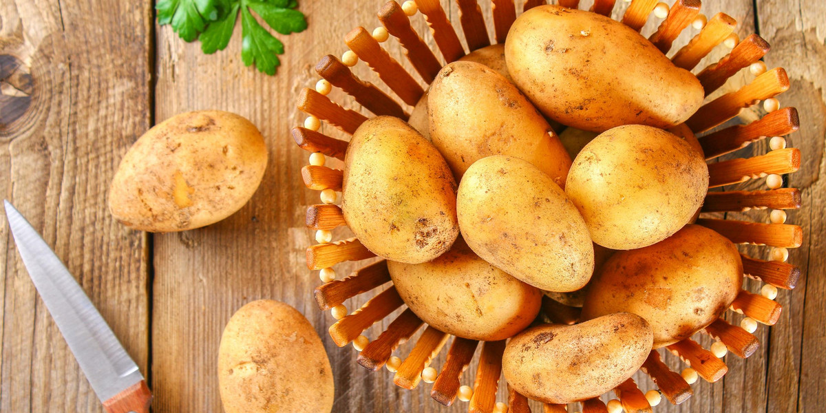 Rwaki robi się z gotowanych ziemniaków.