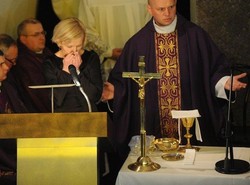 Tłumy na pogrzebie męża Joanny Racewicz