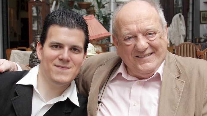 Édesapjáról, Klapka Györgyről most is több emléket őríz a vitrinjében