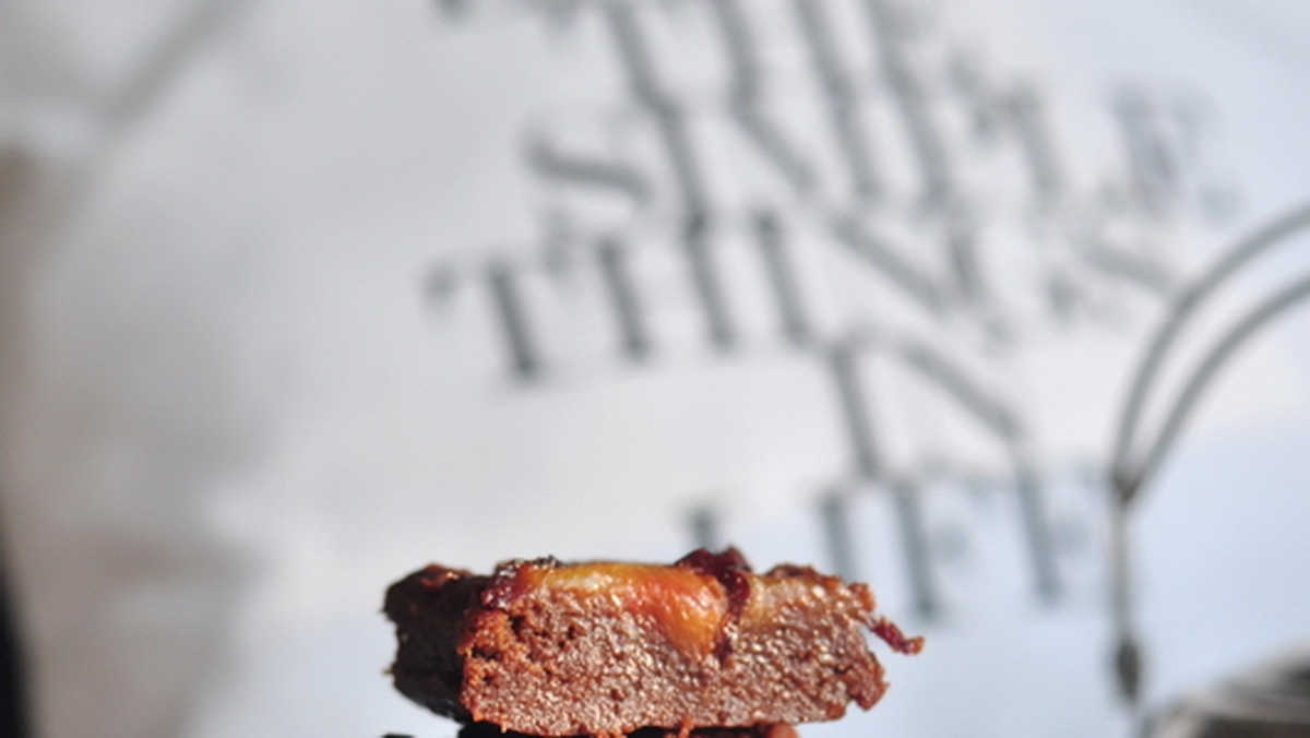 Ulubione brownies Zosi Cudny w jesiennym wydaniu ze śliwkami. Niezwykły smak, proste ciasto, łatwe wykonanie! Dasz się skusić?