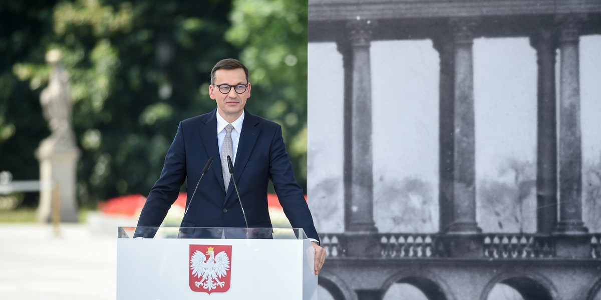 Premier Mateusz Morawiecki podczas uroczystości przekazania projektu Ustawy o odbudowie Pałacu Saskiego w 2021 r.