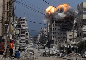 Izraelski napad na centralni deo Pojasa Gaze | Foto: REUTERS/Khamis Al-Rifi