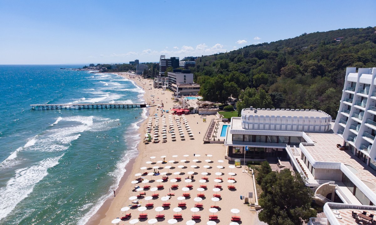 Turyści z Polski zaatakowani w hotelu w Bułgarii. "Uniósł mnie za szyję, a pozostali okładali"