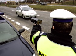 Policjanci namierzyli pirata drogowego w internecie
