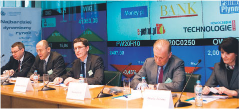 Od lewej: Marcin Piasecki, DGP; Stefan Kawalec, Capital Strategy; Sławomir Jędrzejczyk, PKN Orlen; Paweł Gricuk, Petrolinvest; Beata Jarosz, GPW Fot. Wojciech Górski