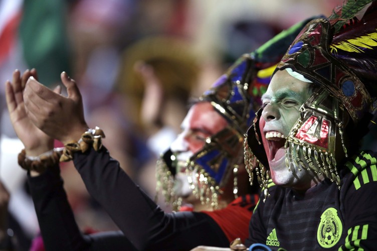 Piękne fanki i szaleni kibice na Copa America