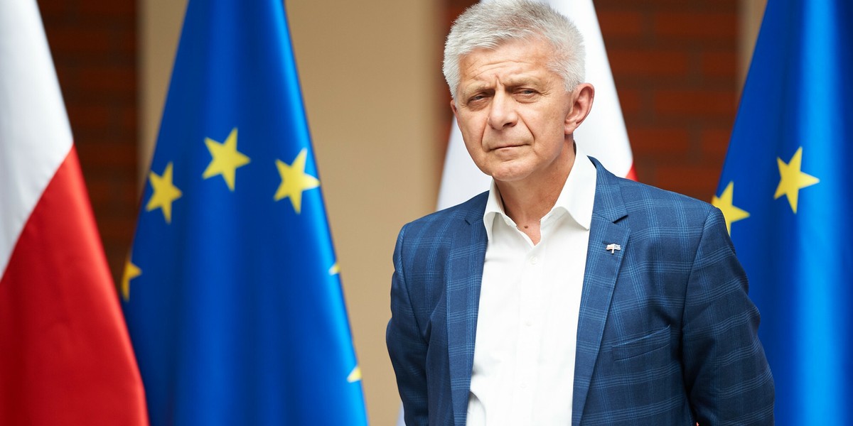 Marek Belka ujawnił, ile mniej więcej zarabia. Obecnie jest europosłem oraz ma firmę consultingową. 