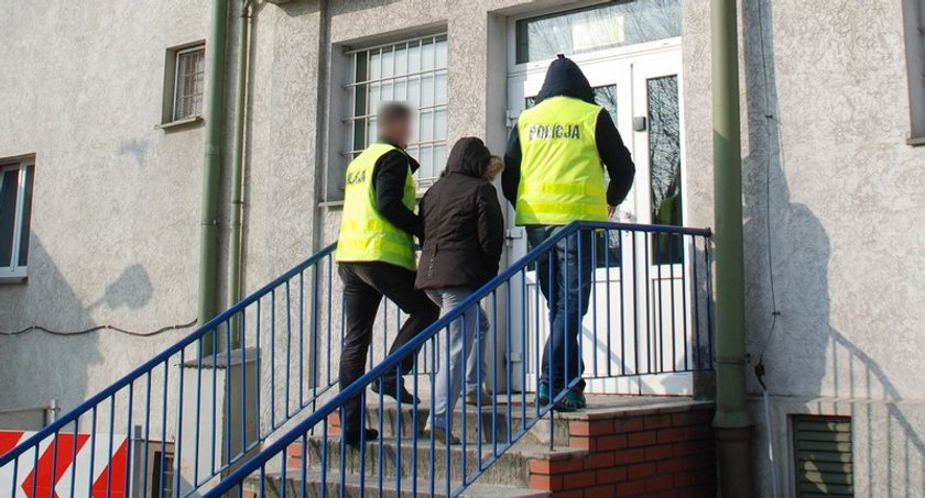 Porzuciła noworodka na cmentarzu. Wpadła w ręce policji