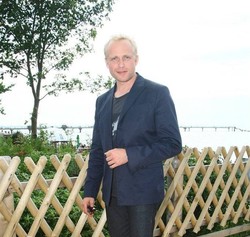 Nowa przyjaciółka polskiego aktora ma pewien sekret