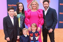 Pevačica JUČE zbog BOLESTI BIVŠEG MUŽA odložila koncert, ON DANAS PREMINUO: Uz njega pronašla mir nakon što ju je OTAC NAPUSTIO, dobili dvoje dece pa mu plaćala ALIMENTACIJU, on u 46. POSTAO DEDA