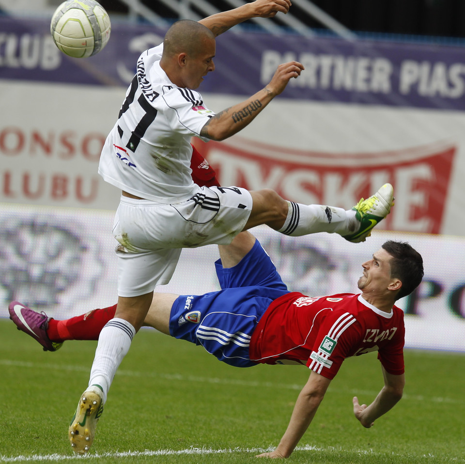 PIŁKA EKSTRAKLASA PIAST GLIWICE PGE GKS BEŁCHATÓW