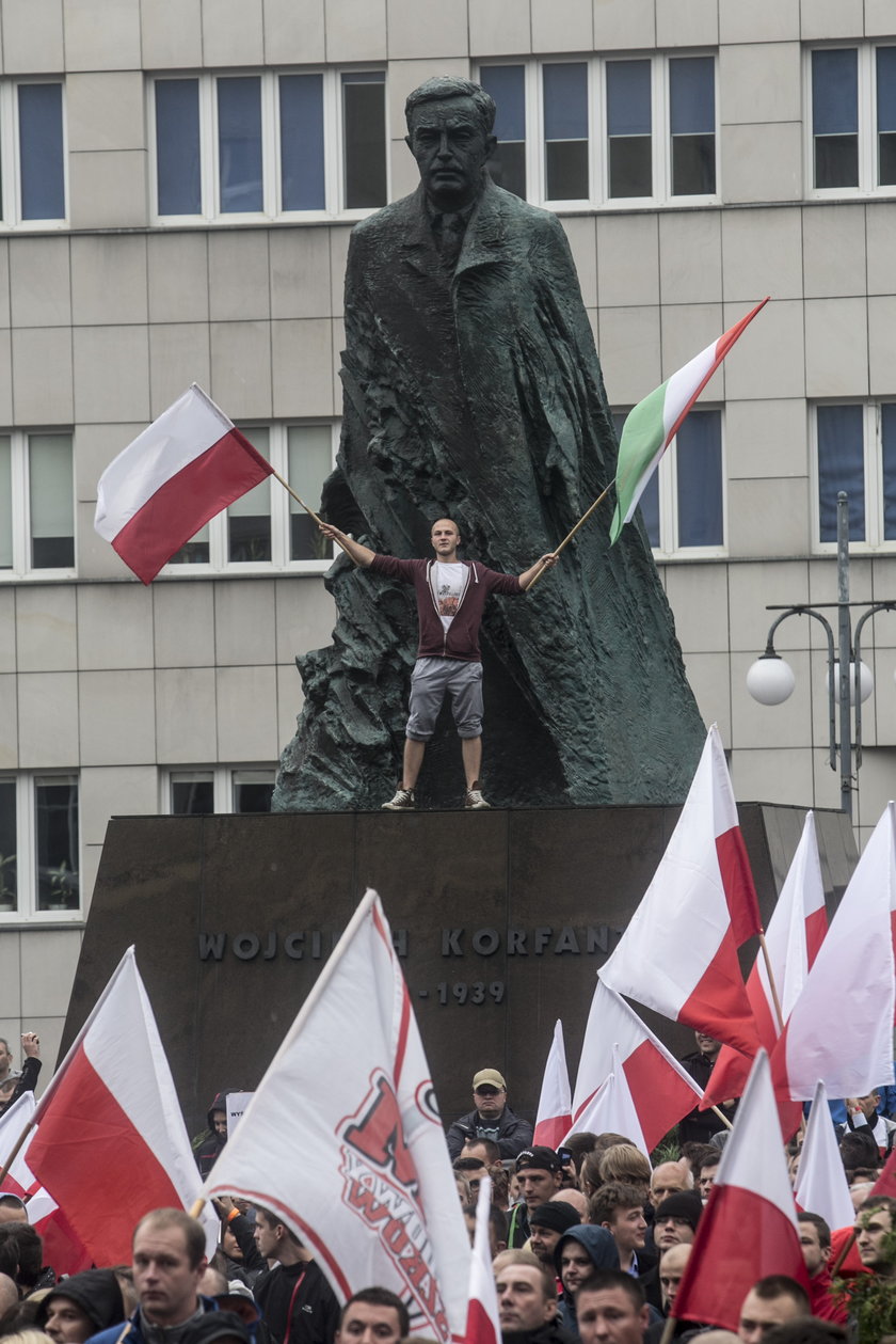 Marsze przeciw imigrantom. Tłumy w Katowicach