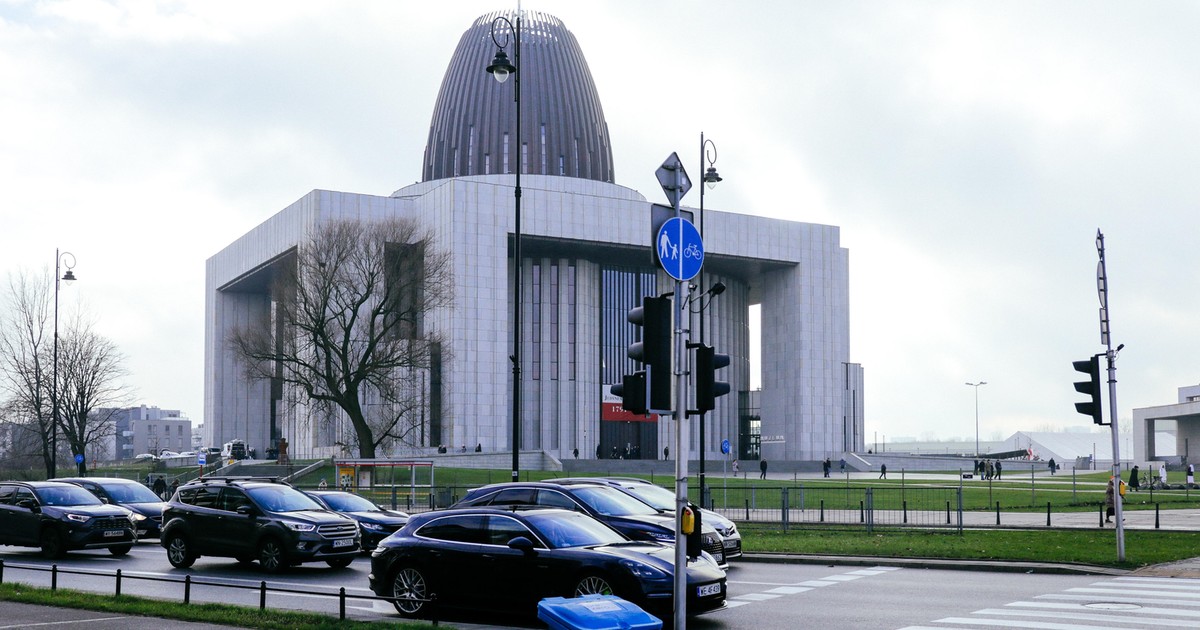 Kolęda w Miasteczku Wilanów. Nie mają pojęcia, ile pieniędzy przesyłać na kościelne konto