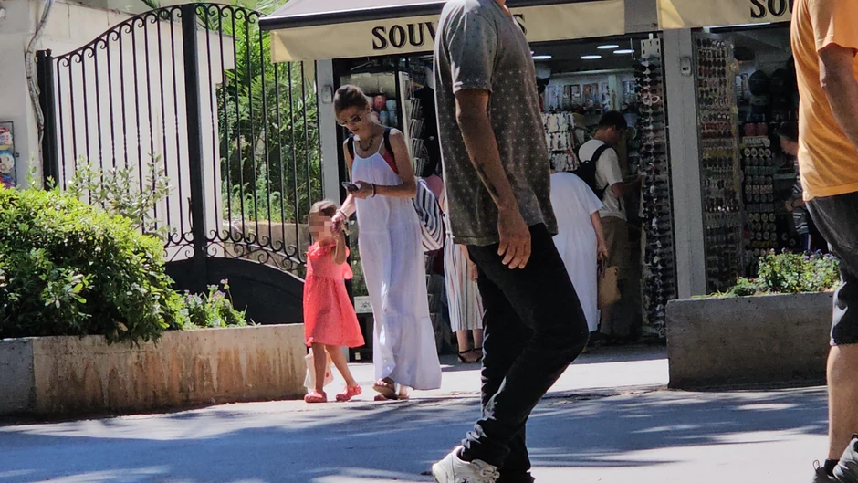 Nevena Božović  sa ćerkom