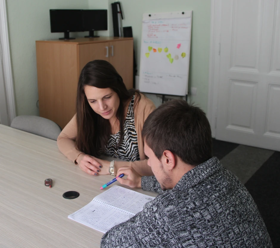 Pedagozi i volonteri tu su da pomognu u učenju