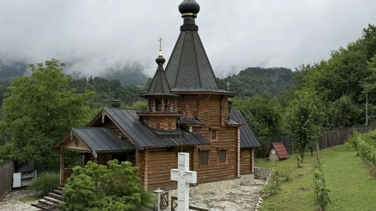Manastir Svetih carstvenih mučenika Romanovih,