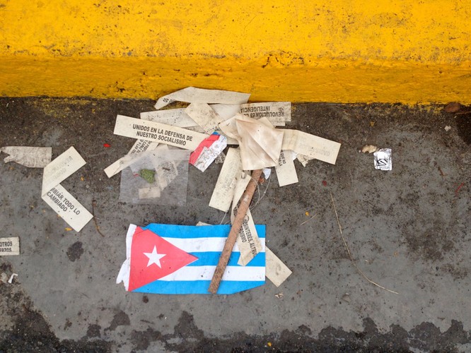 Pozostałości po pochodzie pierwszomajowym.