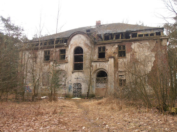 Opuszczony szpital psychiatryczny "Zofiówka" / fot. Michał Stonawski