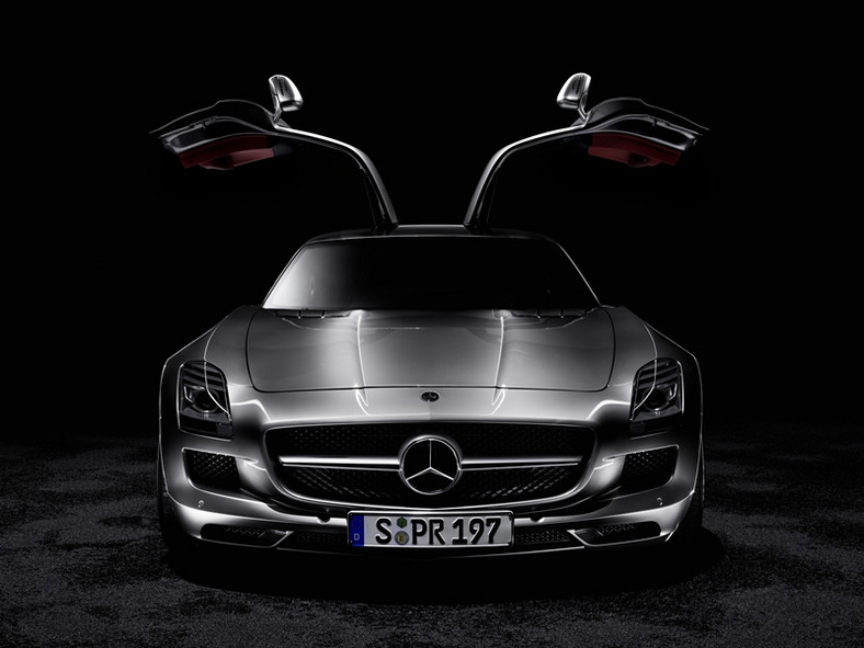 Mercedes SLS AMG w całej okazałaości