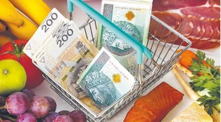 Wojna cenowa między dyskontami a inflacja. Ile na sporze zyskują konsumenci?