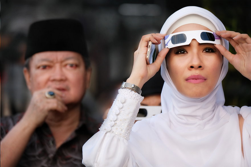 Indonezja - podczas zaćmienia Słońca
