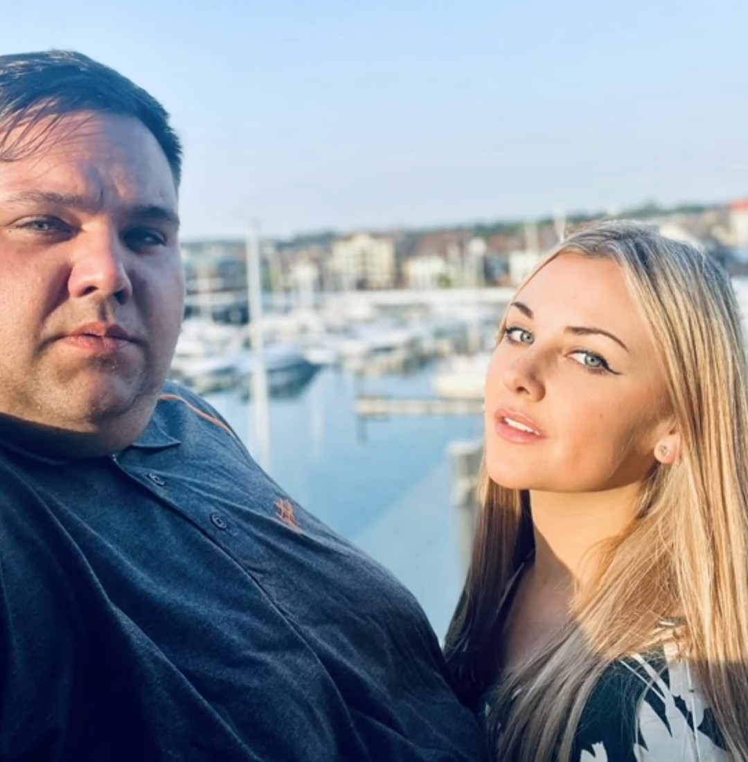 Sienna a George vo svojich videách ukazujú svoj každodenný život a lásku, ktorá ich napĺňa šťastím.