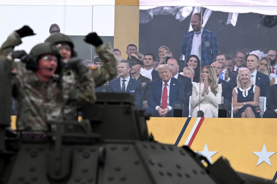 Donald Tramp na vojnoj paradi u Vašingtonu 14. juna