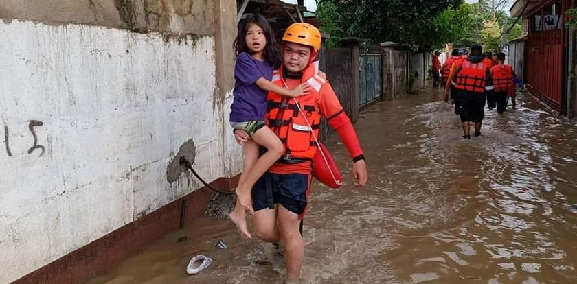 Filipiny: gwałtowna burza przyniosła powódź i zabiła co najmniej kilkadziesiąt osób