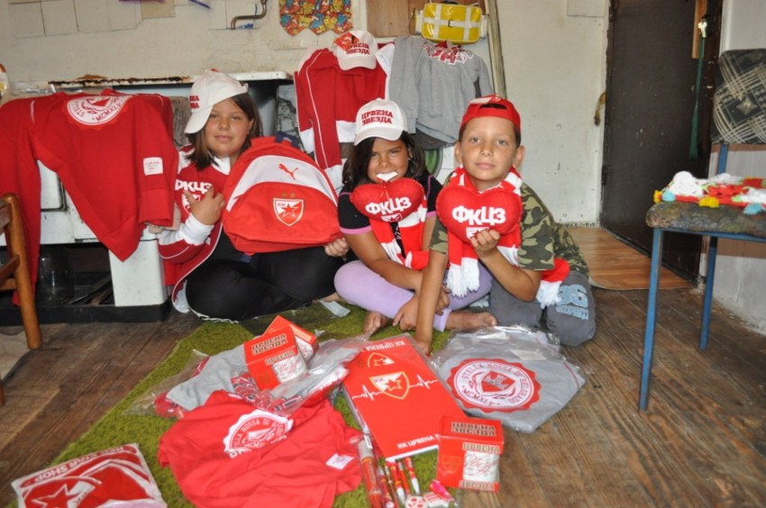 Mali Mihajlo: Ovo je neverovatno. Imam i majicu i kačket i šal Crvene zvezde!