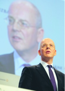 Szef Commerzbanku namawia do obniżki płac dla bankowców