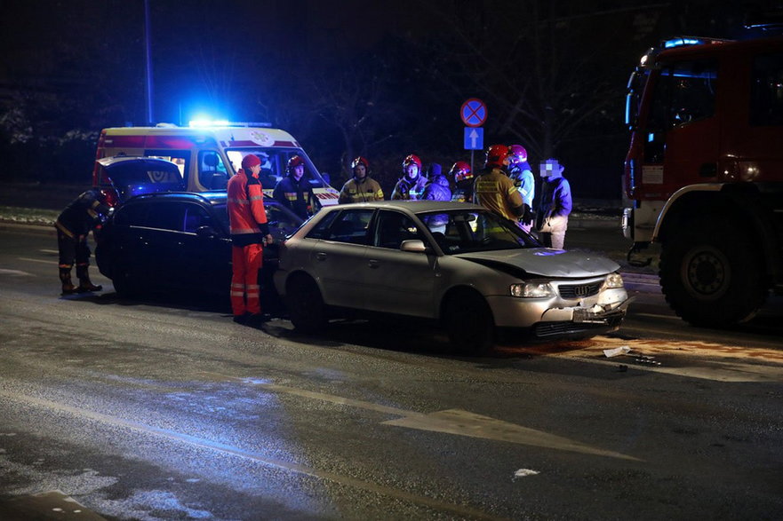 Pijany kierowca spowodował kolizję na ważnym skrzyżowaniu w Olsztynie