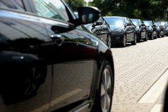 Nowe limuzyny dla ratusza Gronkiewicz-Waltz. Wjadą wszędzie. Mamy ZDJĘCIA