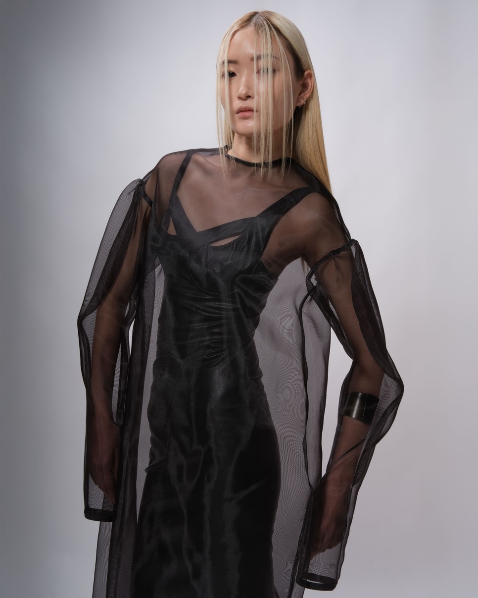 Néha engedd a fodrász kezeinek varázsát hajadra, hogy szakértői ápolás révén tündökölhessenek tincseid!